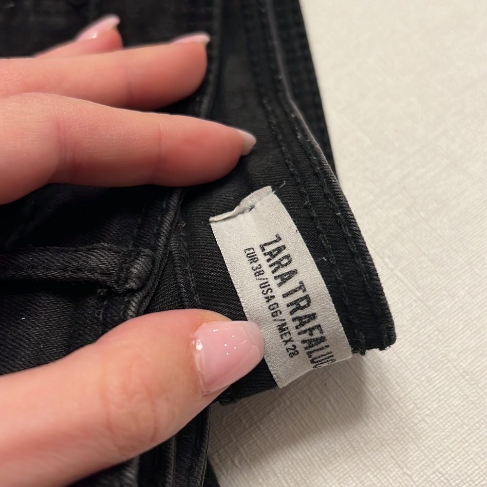 22. Zara Black High Waisted Jeans - Picture 4 of 5